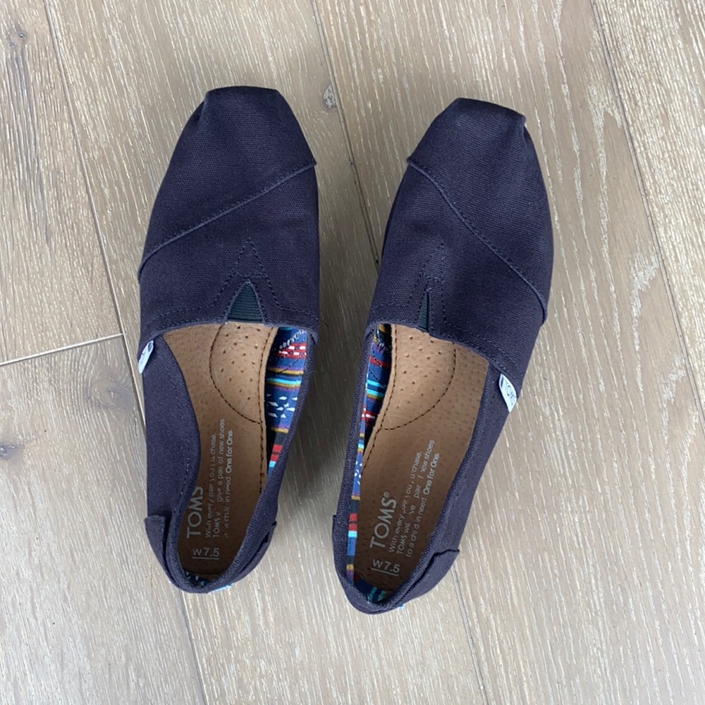 TOMS Classic Slip On Alpargata Canvas, size 7.5
